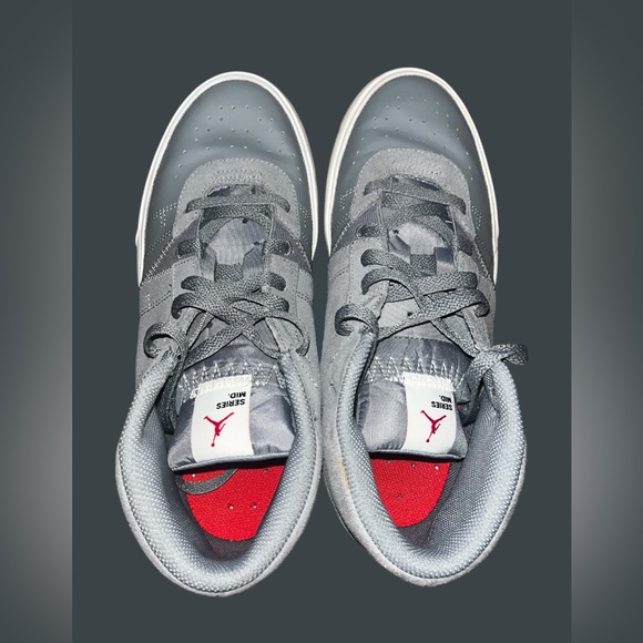 Jordan Series Mid Cool Gray Sneakers